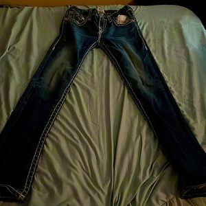 True religion flared jeans dark blue super cute !!